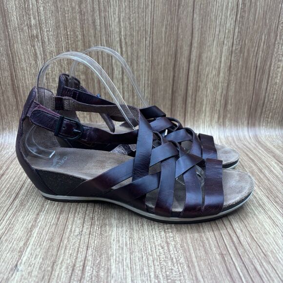 Dansko Vivian Strappy Wedge Sandals Shoes Women’s Size 39 EU/8.5-9 US Burgundy - Picture 1 of 9